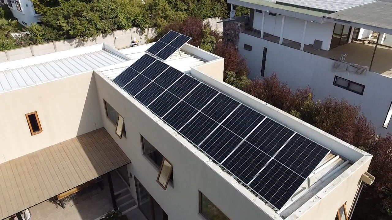 Instalación solar realizada por AYUDELEC 2