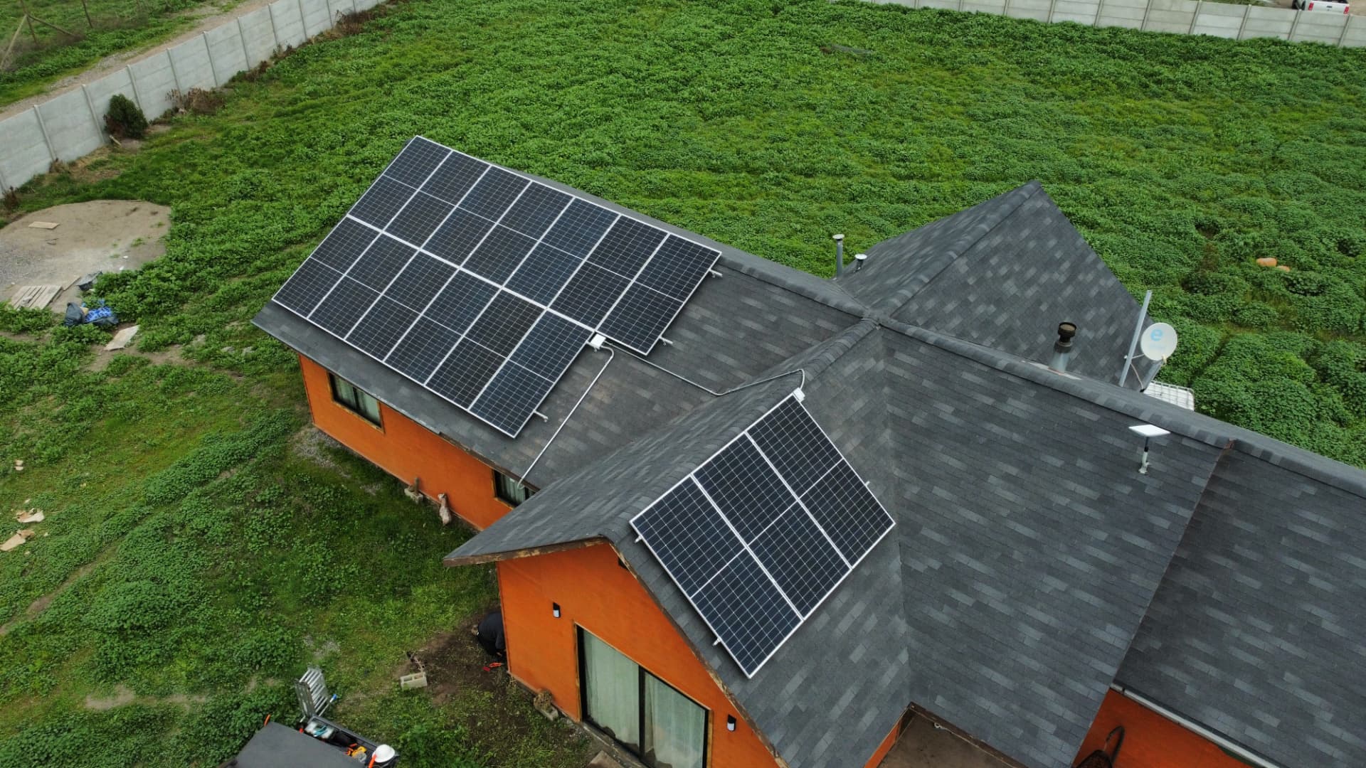 Instalación solar realizada por AYUDELEC 3